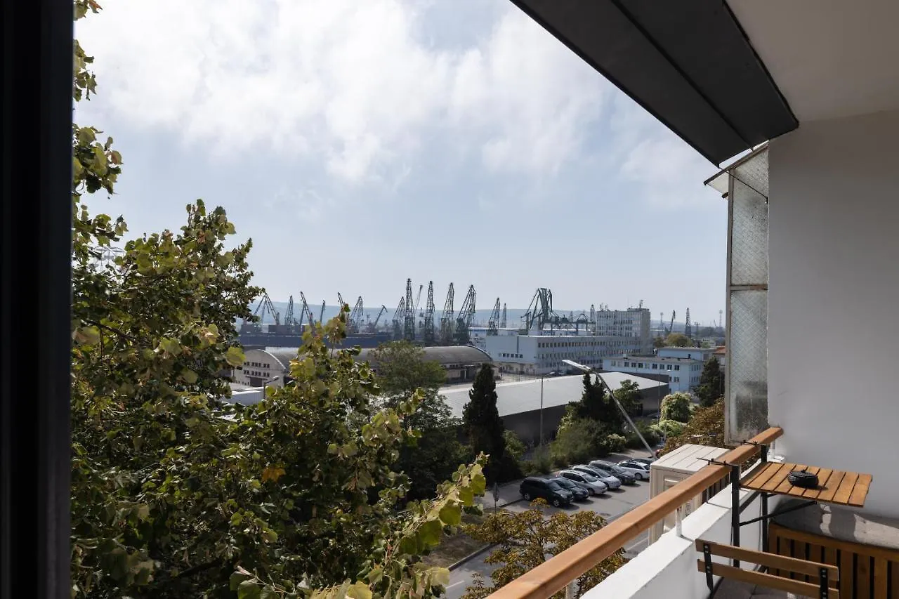 Topaz Beachfront Apartment Varna